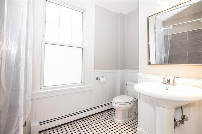 Building Photo - 218 1/2-193 Power St