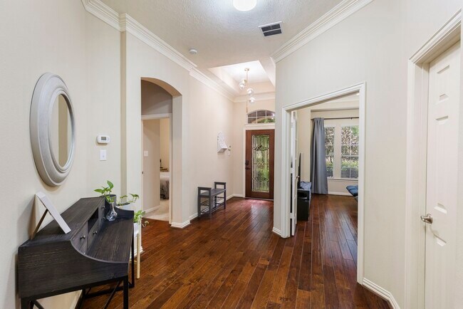 Building Photo - 19 Driftdale Pl
