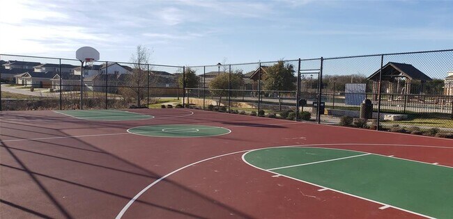 Building Photo - 2025 Langdale Ln