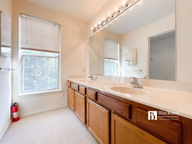 Building Photo - 15412 Overlea Ct