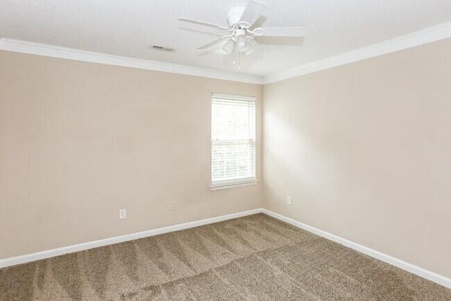 Building Photo - 8810 Laurel Run Dr