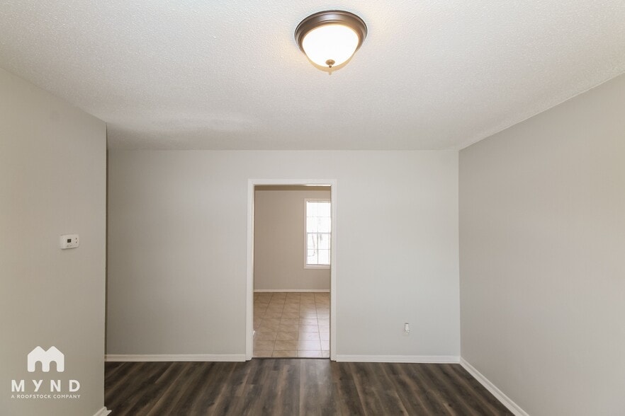 Building Photo - 6150 Devon Cir