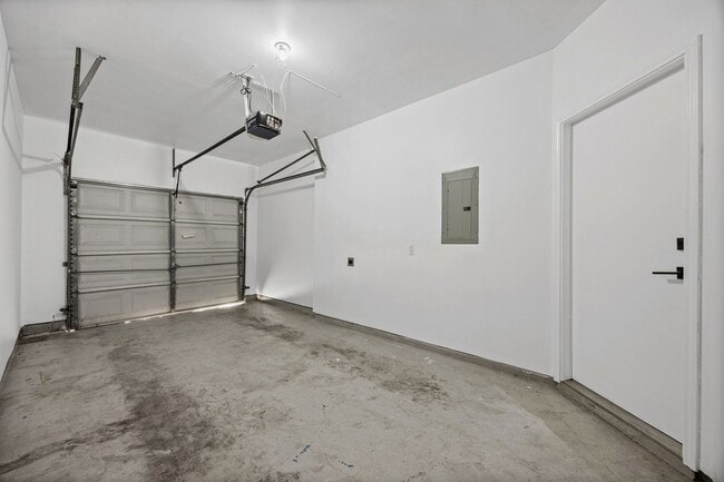 Building Photo - 4501 Whispering Valley Dr