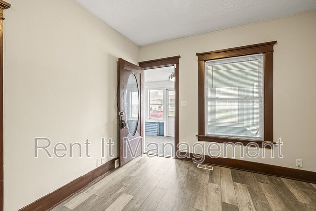 Building Photo - 2816 N 19th Ave