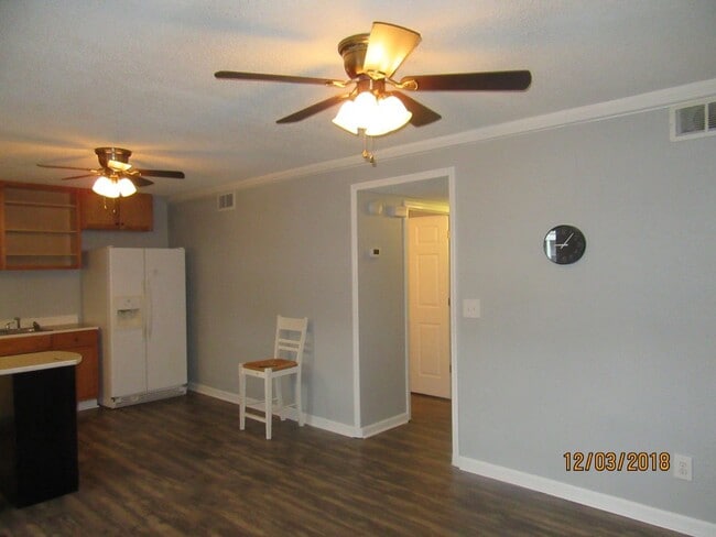 Building Photo - 4150 Horseshoe Rd N