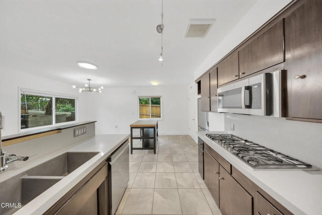 Building Photo - 391 E Highland Ave