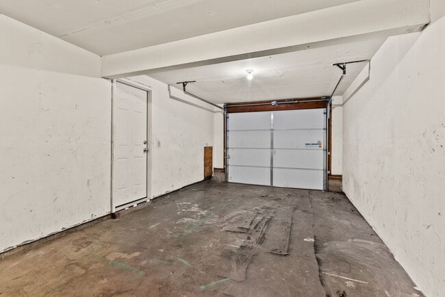 Building Photo - 2715 N Whipple Ct