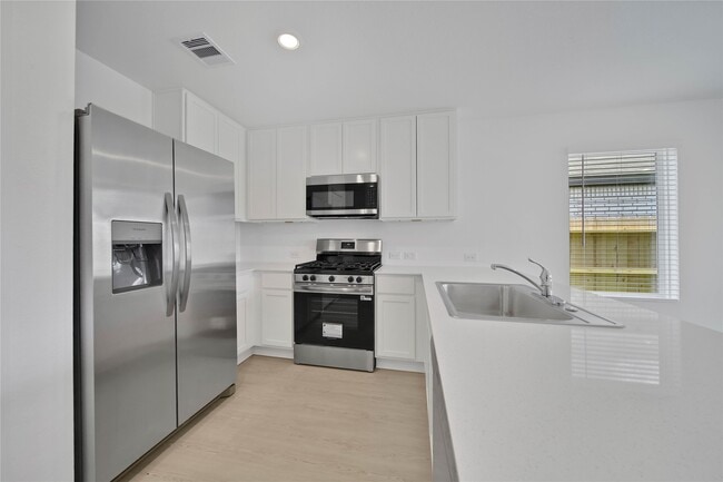 Building Photo - 16522 Ithaca Pheasant Dr