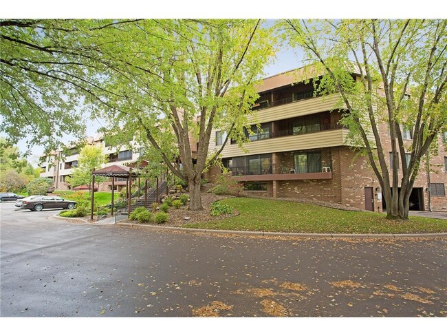 Condo - 7520 Cahill Rd