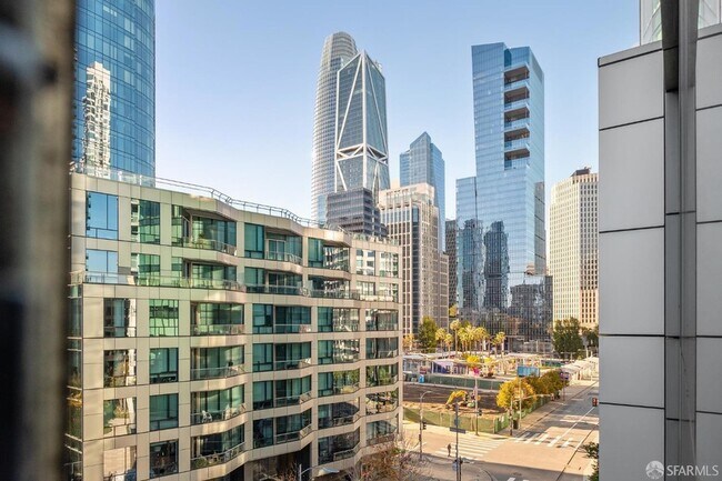 Building Photo - 333 Main St