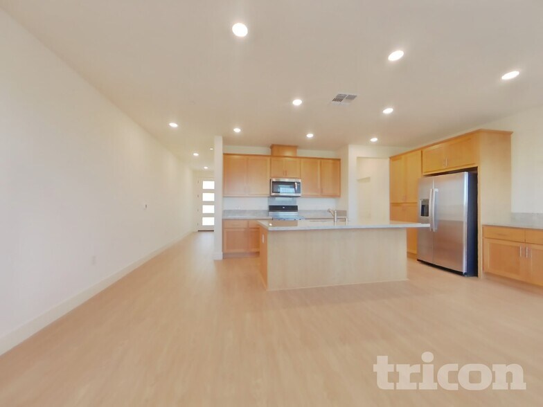 Building Photo - 8205 Perla Wy