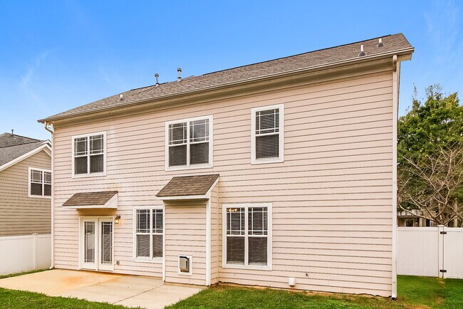 Building Photo - 19056 Coachmans Trace