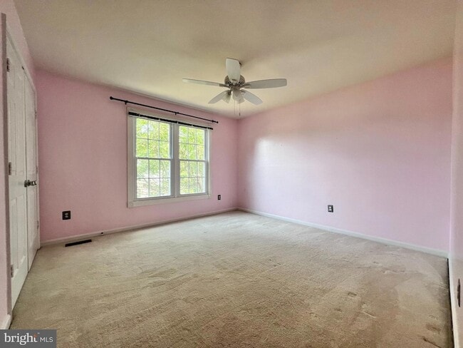 Building Photo - 8596 Trail View Dr