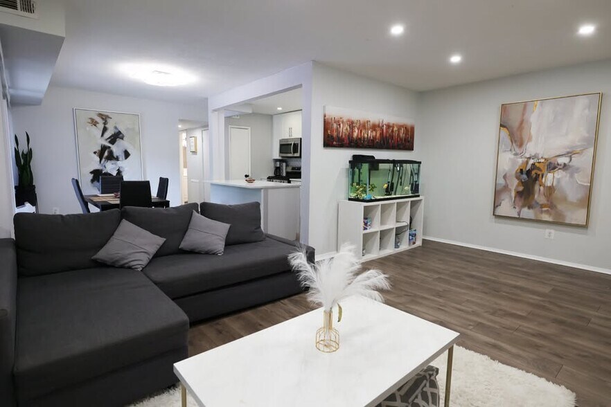 Building Photo - 2912 Kings Chapel Rd