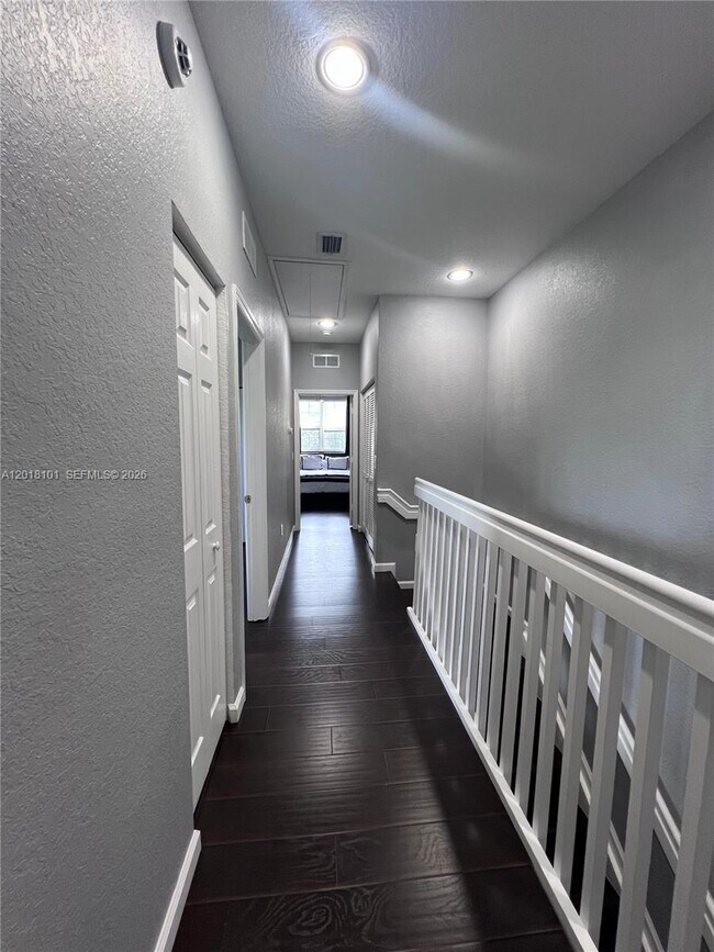 Building Photo - 681 NW 42nd Ave