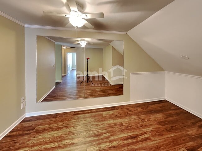 Building Photo - 1403 Bern Dr