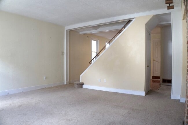 Building Photo - 23 Kosciusko Way