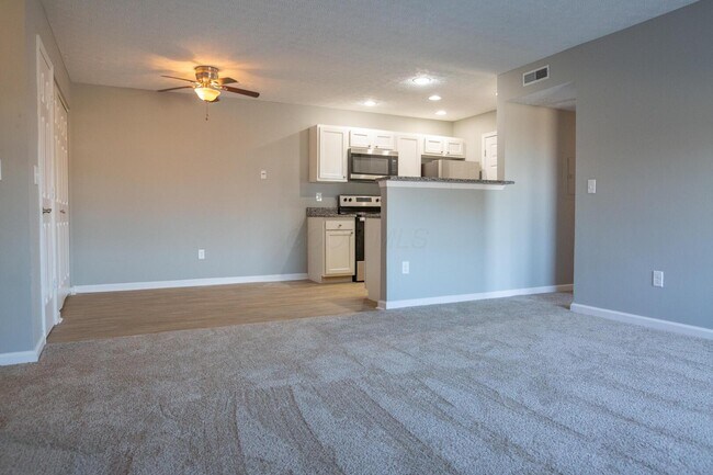 Building Photo - 5516 Cedar Springs