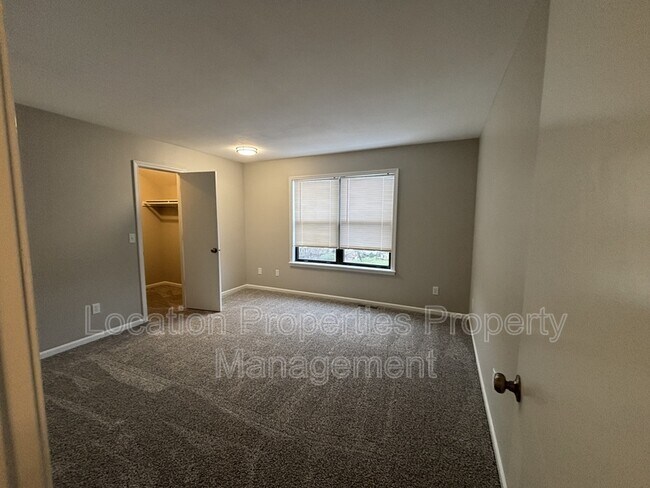 Building Photo - 1424 Applegate Ct