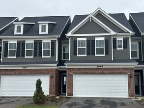 Building Photo - 5949 Hawkweed Dr