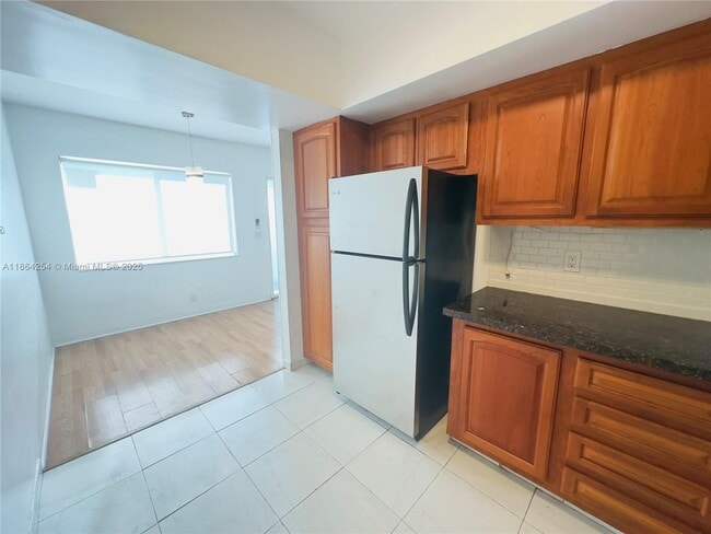 Building Photo - 455 Golden Isles Dr