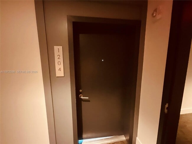 Building Photo - 1600 SW 1st Ave