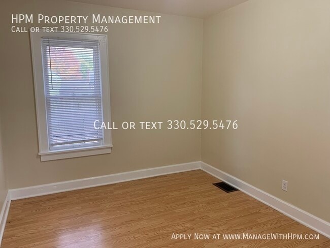 Building Photo - 2306 24th St NE