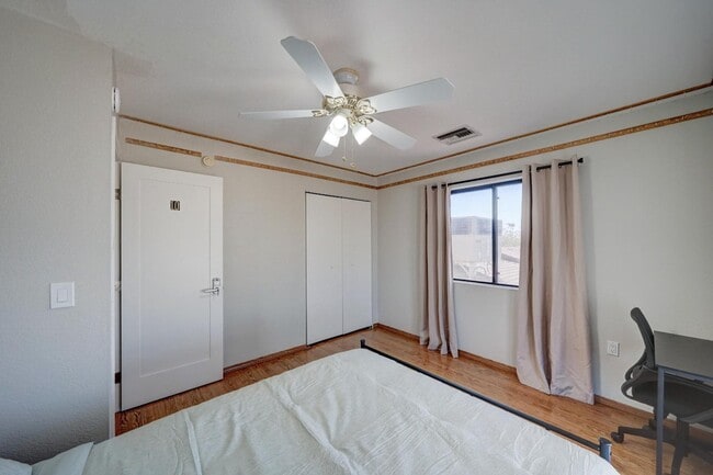 Building Photo - 5124 W Harmont Dr