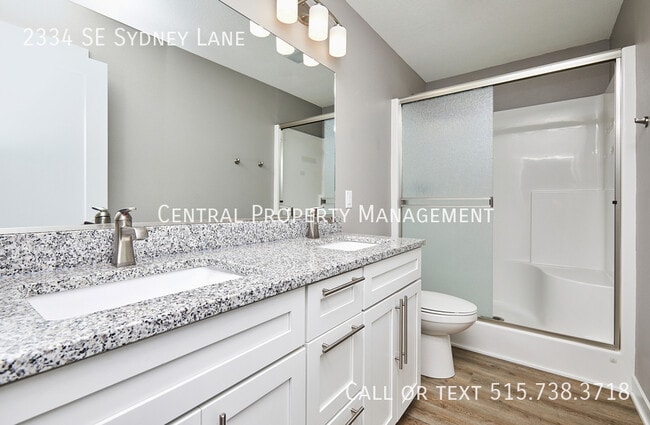 Building Photo - 2334 SE Sydney Ln