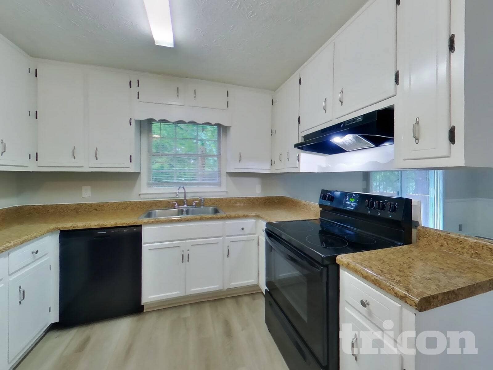 Building Photo - 887 Sheppard Way