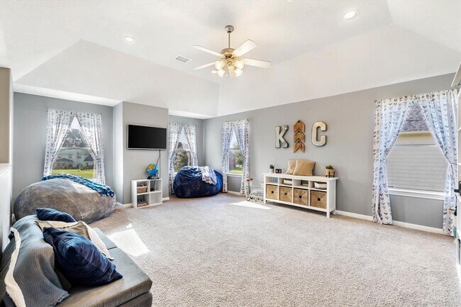 Building Photo - 8719 Silver Lure Dr