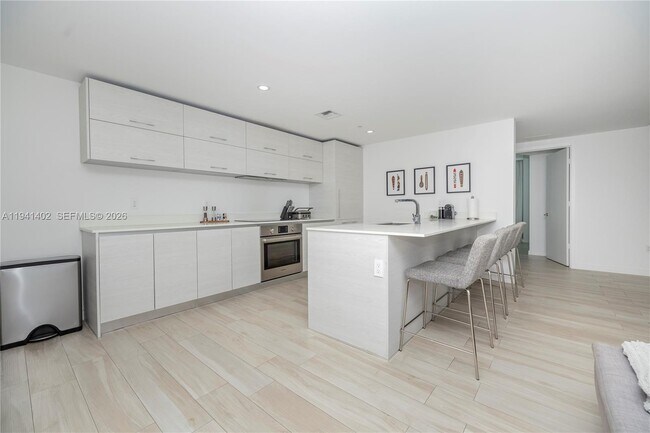 Building Photo - 1300 S Miami Ave