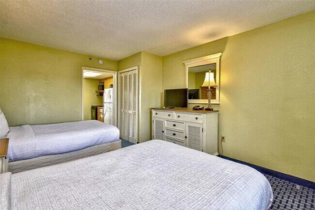 Building Photo - 2311 S Ocean Blvd