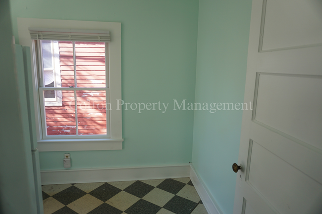 Building Photo - 2BR/1BA Stellar Apartment in Prime Locatio...