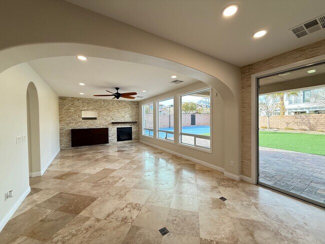 Building Photo - Gated 4BD/3BA home near Red Rock Casino! S...