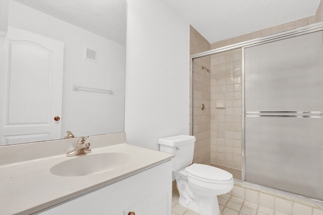 Building Photo - 52 Uno Lago Dr