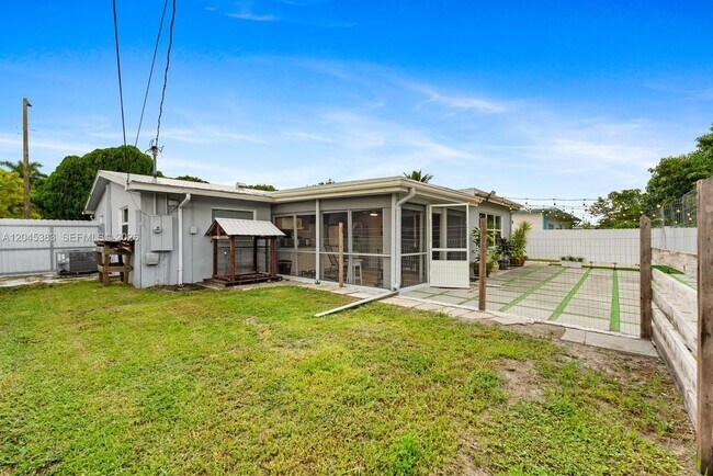 Building Photo - 9508 N Military Trl