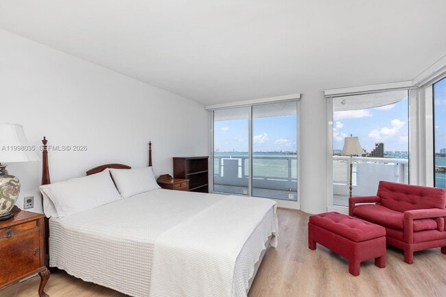 Building Photo - 1717 N Bayshore Dr