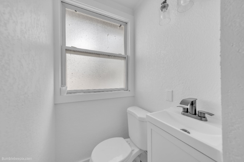Building Photo - 725 2nd St