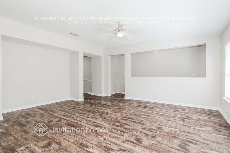 Building Photo - 305 Brantley Harbor Dr