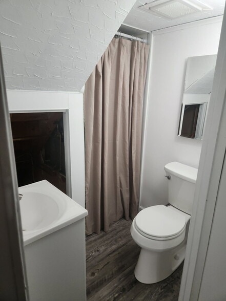 Building Photo - 61 Baird Ave