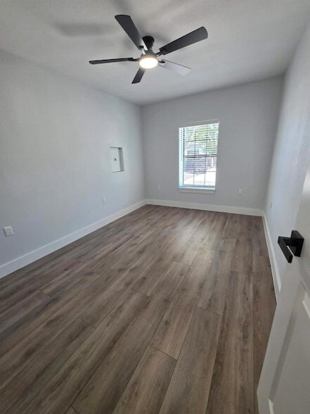 Building Photo - 845 Topaz Ln