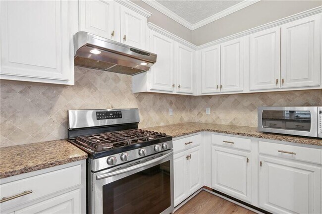 Building Photo - 2880 Georgian Manor Dr