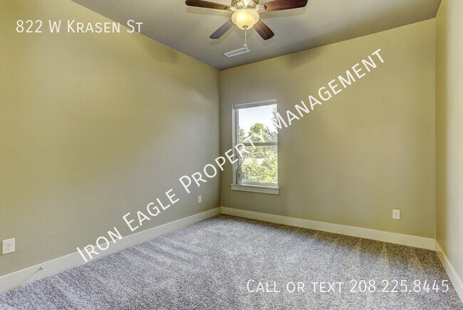 Building Photo - 822 W Krasen St