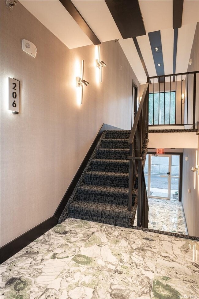 Building Photo - 8-12 S Boulevard Unit# 8-104