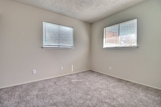 Building Photo - Cozy 3-Bed Home with Eat-In Kitchen & Covered Patio in Converse.