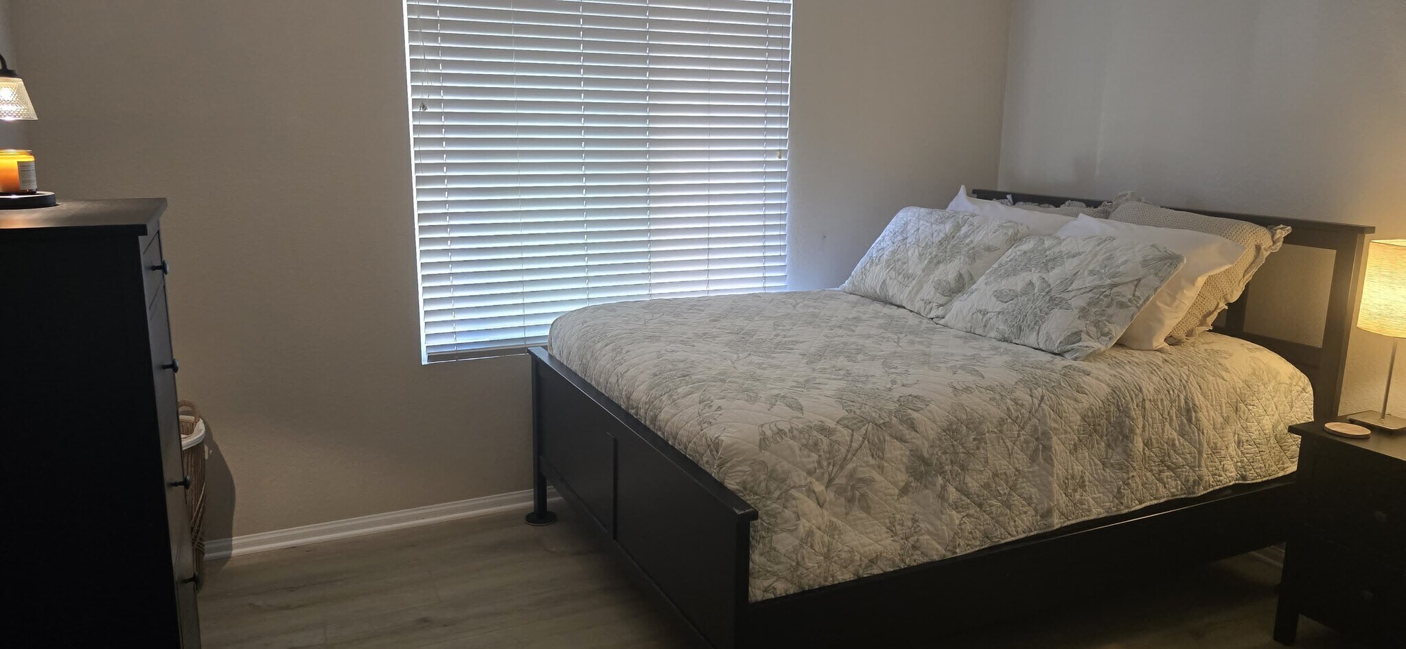 Building Photo - 395 Plaza Calimar