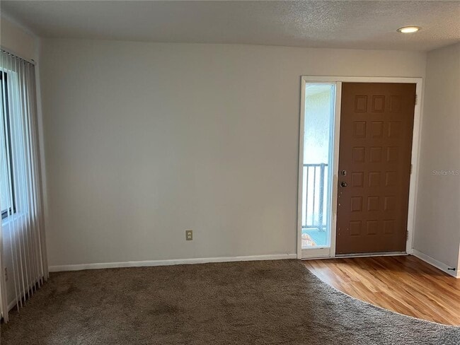 Building Photo - 5 Buck Cir