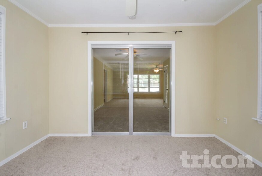 Building Photo - 2237 Grove St