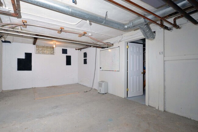 Building Photo - 3029-3031 Chicago Ave